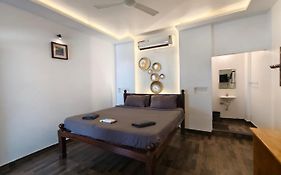 The French Villa Elite